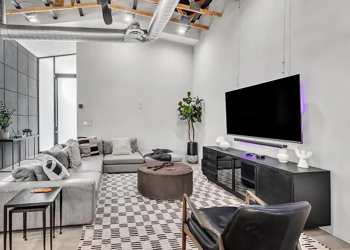 Modern Industrial-near Old Town * Scottsdale