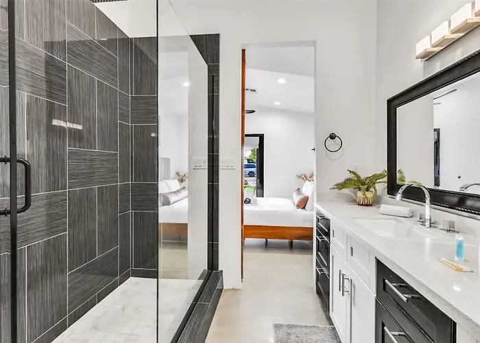 Modern Industrial-near Old Town * Scottsdale