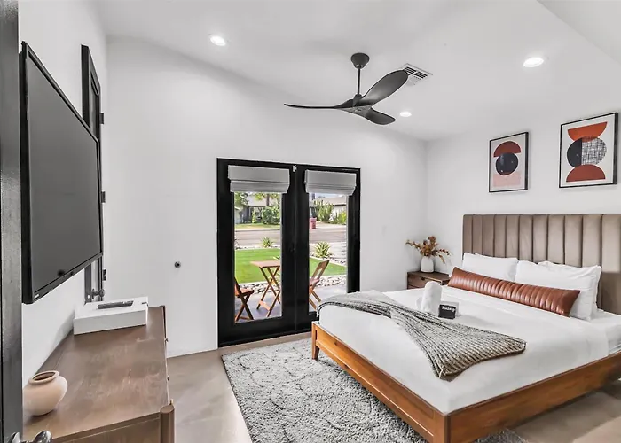 Modern Industrial-near Old Town * Scottsdale