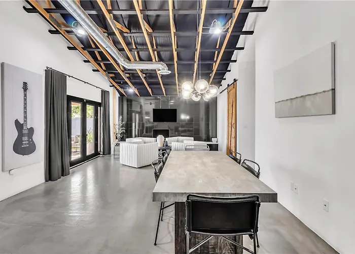 Modern Industrial-near Old Town * Scottsdale